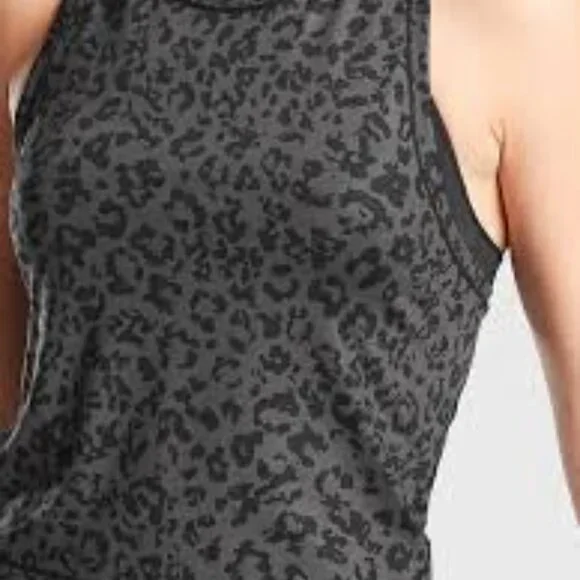 EUC✨ ATHLETA medium grey & black leopard print cropped Shanti yoga top - Picture 6 of 6